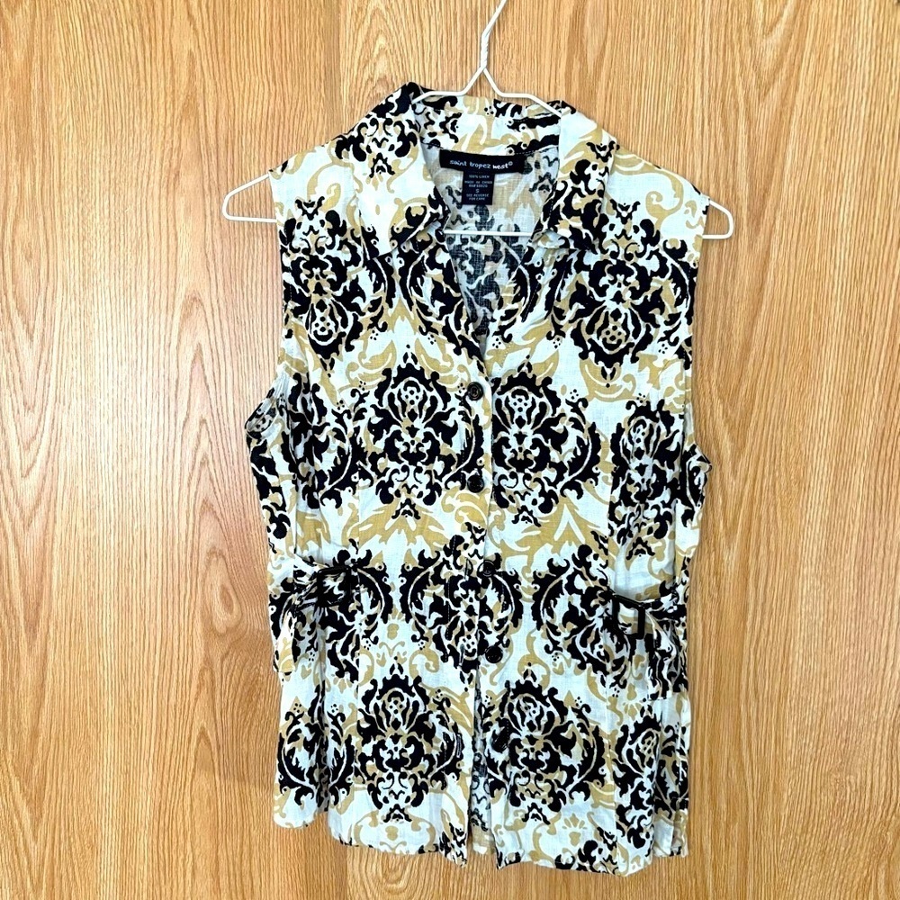 Saint Tropez West Sleeveless White Linen Button Down Black and Gold Graphic Top